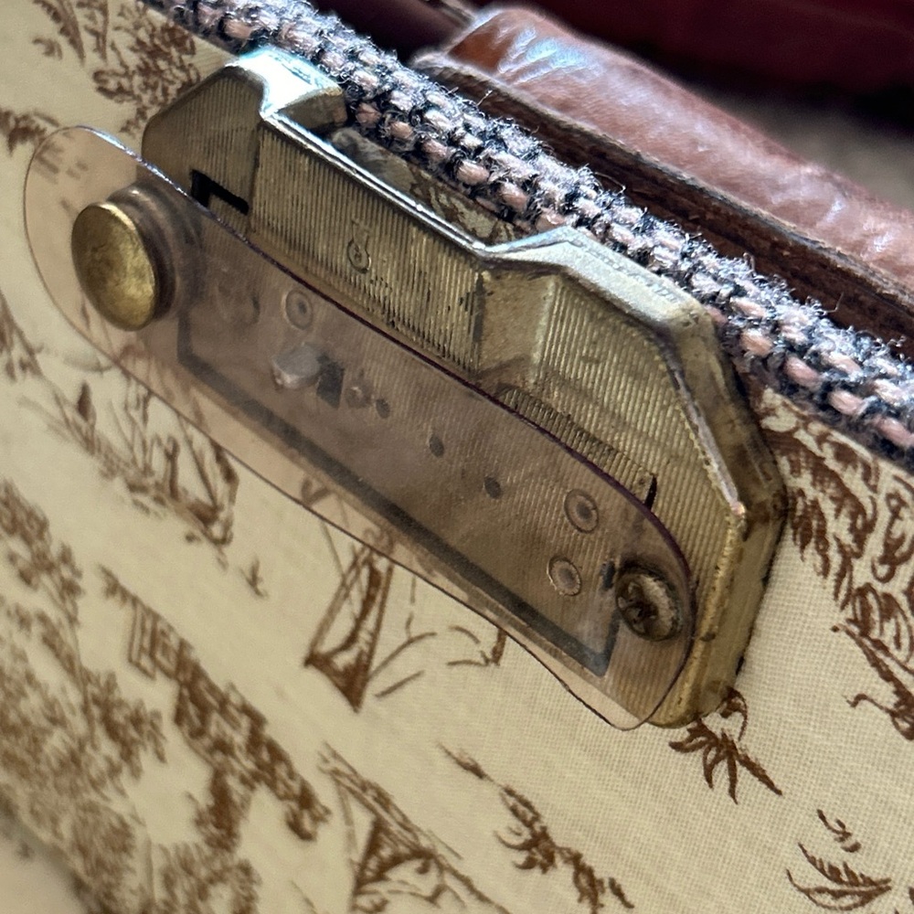 Vintage Hartmann Luggage 21 inch Tweed Suitcase - Picture 8 of 15